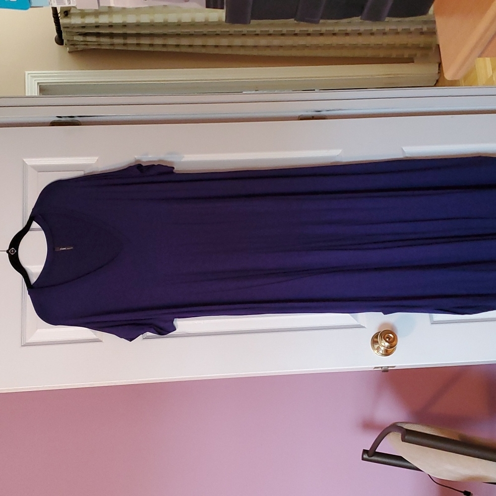 12AMI short sleeve navy blue v neck maxi with 2 side slits,L,rayon/spandex,NWOT